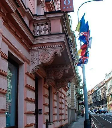D'angelo Prague